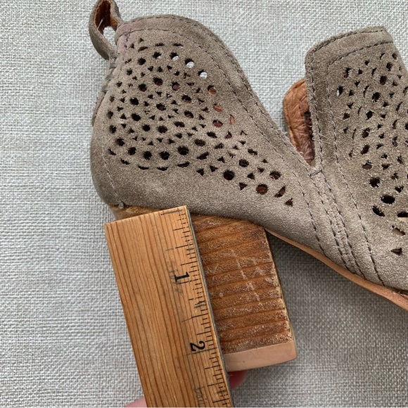 ANTHROPOLOGIE Jeffrey Campbell "Rosalee" Booties Suede Perforated Western Size 7 - Picture 7 of 10